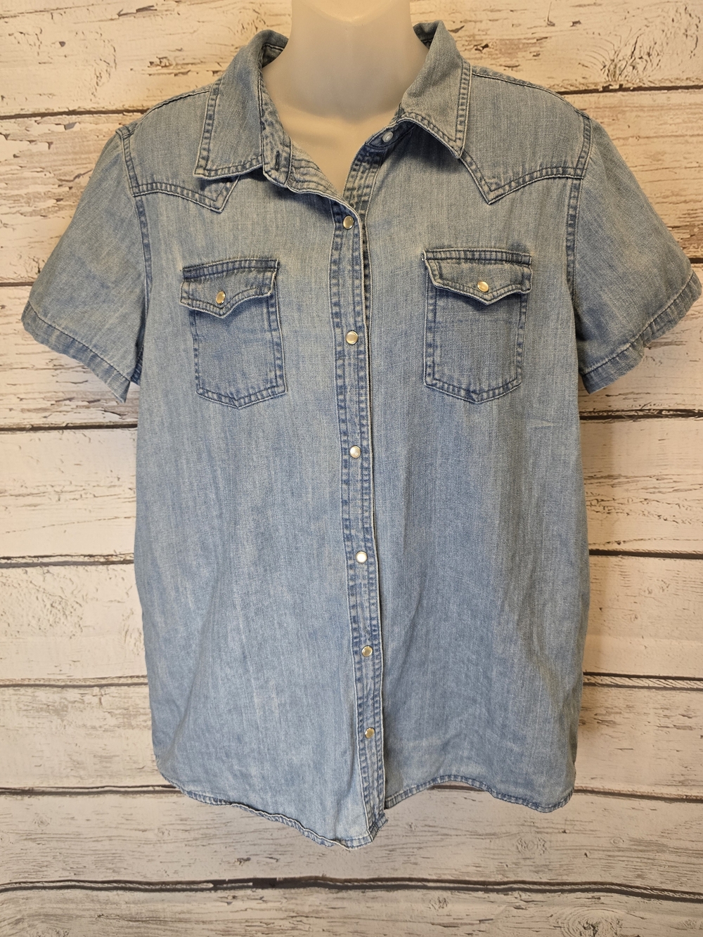 Vintage Wrangler Light Blue Denim Short Sleeve Western Snap Shirt Size Large